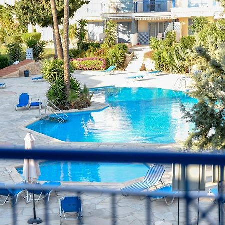 Paradise Gardens With A Large Terrace Paphos Exterior photo