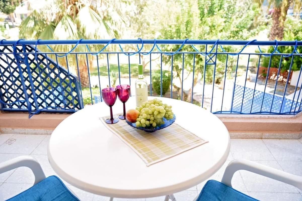 Paradise Gardens With A Large Terrace Paphos Exterior photo