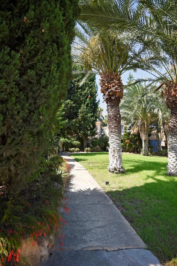 Paradise Gardens With A Large Terrace Paphos Exterior photo