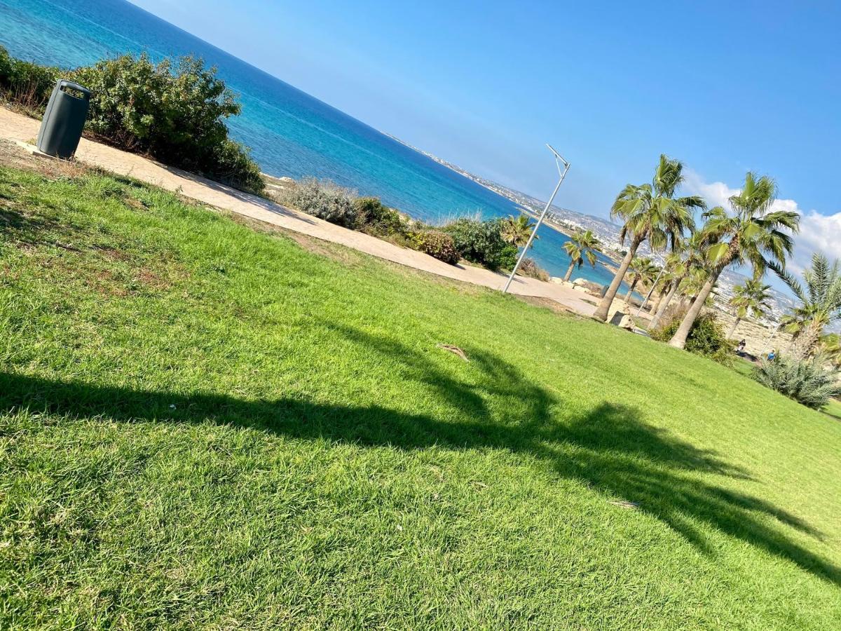 Paradise Gardens With A Large Terrace Paphos Exterior photo