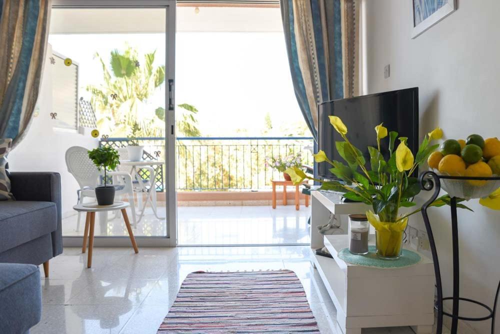 Paradise Gardens With A Large Terrace Paphos Exterior photo