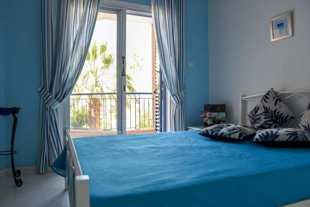 Paradise Gardens With A Large Terrace Paphos Exterior photo