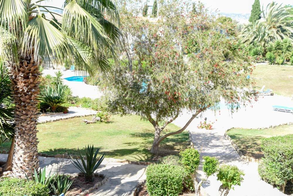 Paradise Gardens With A Large Terrace Paphos Exterior photo