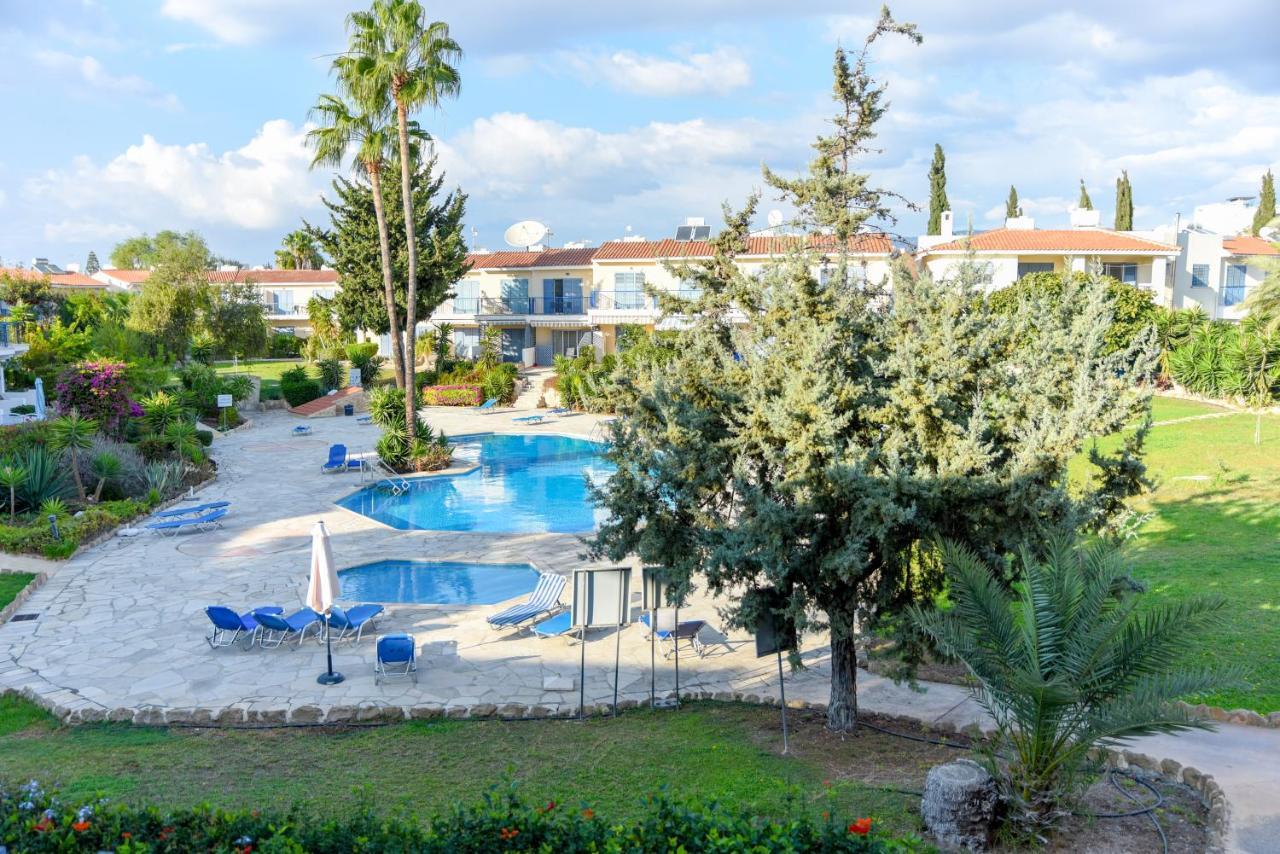 Paradise Gardens With A Large Terrace Paphos Exterior photo